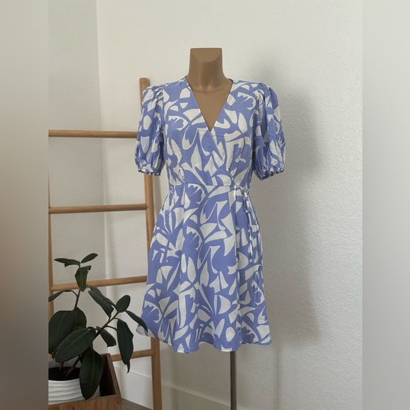 NWT Women's Balloon Short Sleeve Mini Wrap Dress - A New Day Blue Print - Picture 4 of 5